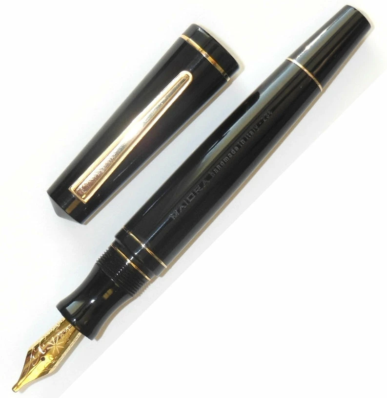 Maiora Impronte, Mirror Black, Oversized Fountain Pen, Broad Nib
