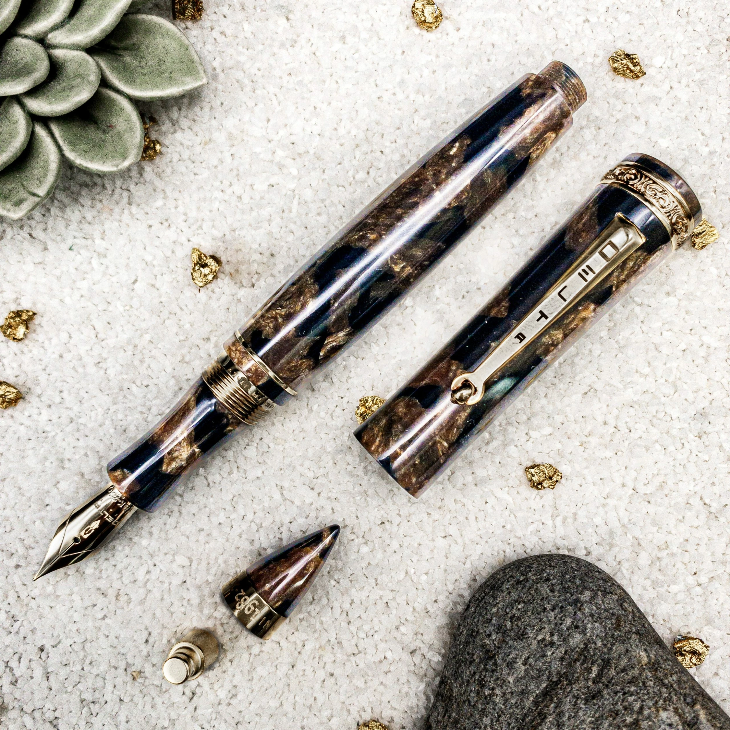 Delta 39 + 1 Anniversary Limited Edition Fountain Pen - Image 3